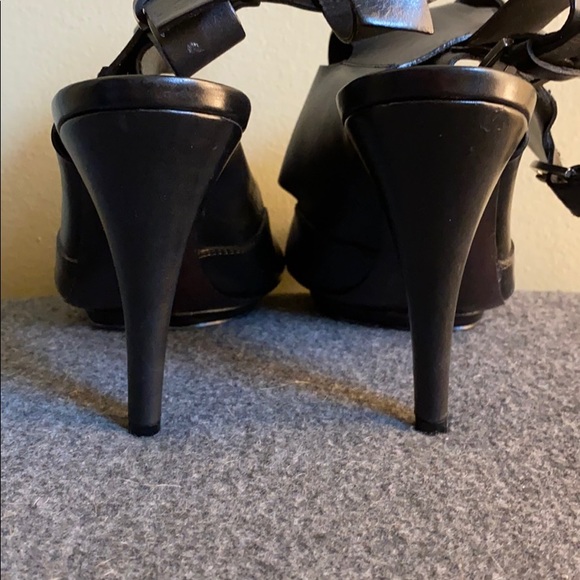 NWOB! Vic Matie Heels - Picture 3 of 5